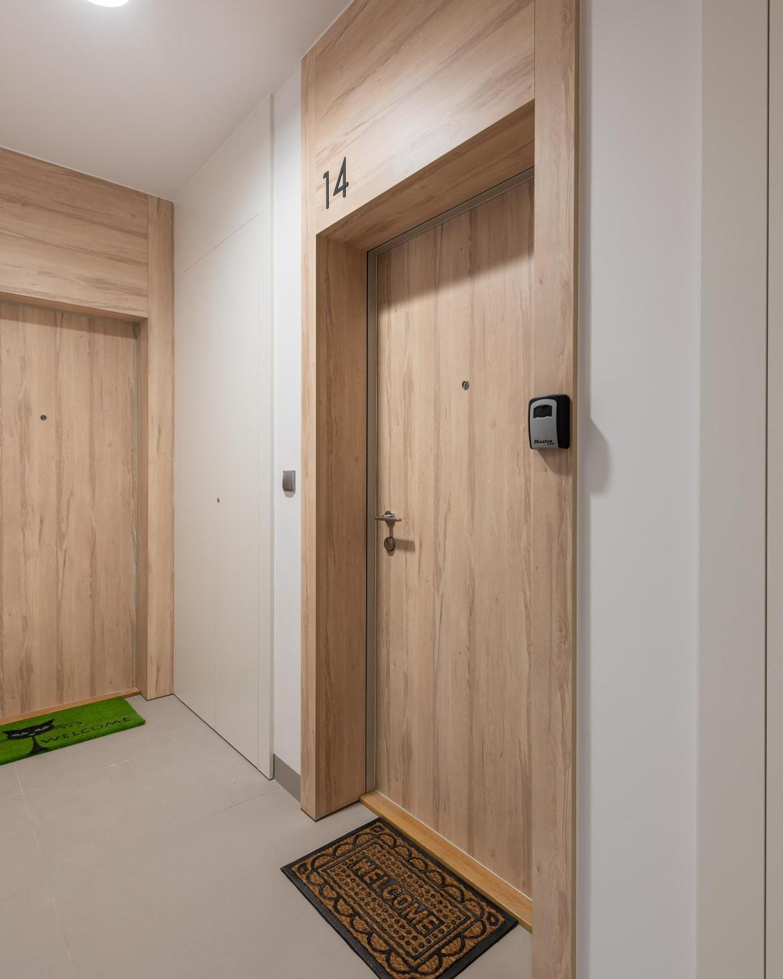 Airport Okecie Cybernetyki Apartments Warsaw Room photo
