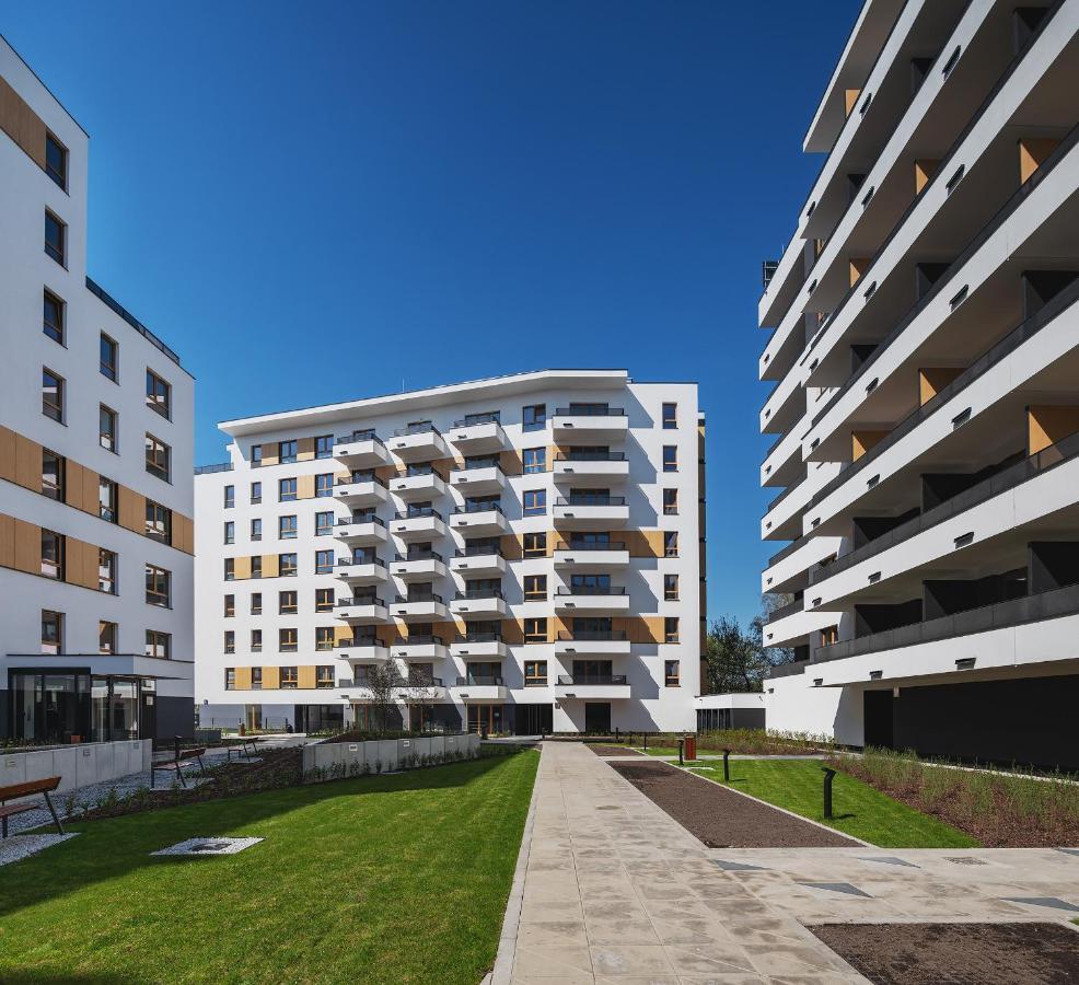 Airport Okecie Cybernetyki Apartments Warsaw Exterior photo
